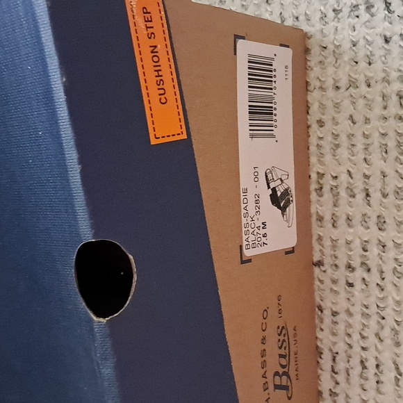 G.H. Bass Co. "Sadie" Heels - Size 7.5 - Picture 15 of 15